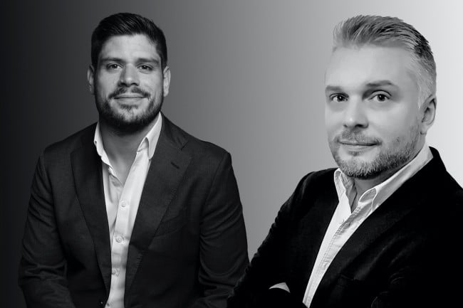 A gauche, Robert Marino, PDG de Qubit Pharmaceuticals, une deeptech de la recherche pharmaceutique co-fondée par 5 chercheurs issus d'institutions académiques en France et aux Etats-Unis, dont Jean-Philip Piquemal, à droite. (Crédit : Qubit Pharmaceuticals)